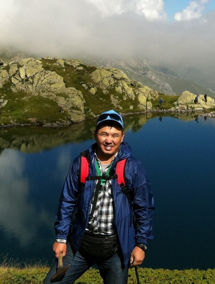 球友会·体育创新论坛第一千八百三十八讲：Tectonic evolution of the high-and ultrahigh-pressure (HP-UHP) metamorphic complexes, Kyrgyz Tianshan Mts.