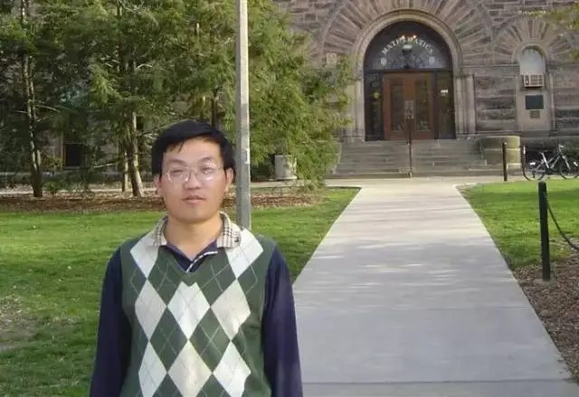 球友会·体育创新论坛第一千六百八十一讲：Problems and results on determinants involving Legendre symbols